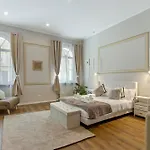 New! Da Tiffany 115mq Con Garage Box Gratuito Per 8 Persone 的里雅斯特