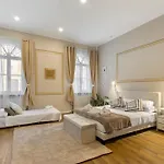 New! Da Tiffany 115mq Con Garage Box Gratuito Per 8 Persone 公寓 的里雅斯特