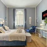 New! Da Tiffany 115mq Con Garage Box Gratuito Per 8 Persone 的里雅斯特