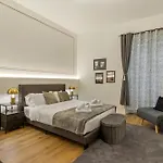 New! Da Tiffany 115mq Con Garage Box Gratuito Per 8 Persone 公寓 的里雅斯特