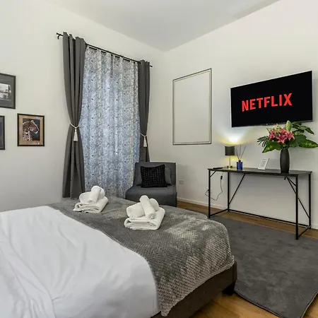 New! Da Tiffany 115mq Con Garage Box Gratuito Per 8 Persone 的里雅斯特