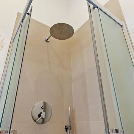 New! Da Tiffany 115Mq Apt Con Garage Box - 8Pp Apartamento