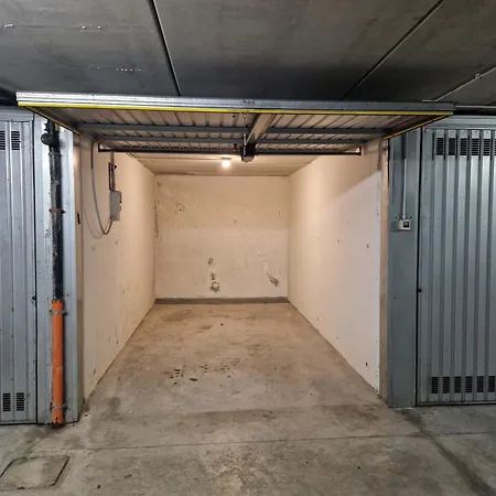 Tiffany - Netflix Per 8pp Con Garage Box דירה טריאסטה